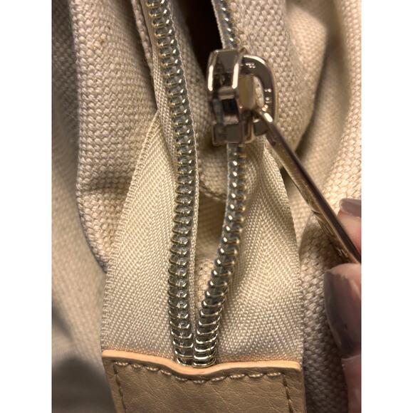 Beis The Weekender in Beige  -Flaw - Picture 5 of 6
